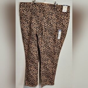 #435 Terra & Sky Leaperd Jeans, Straight Leg Size 24W Petite